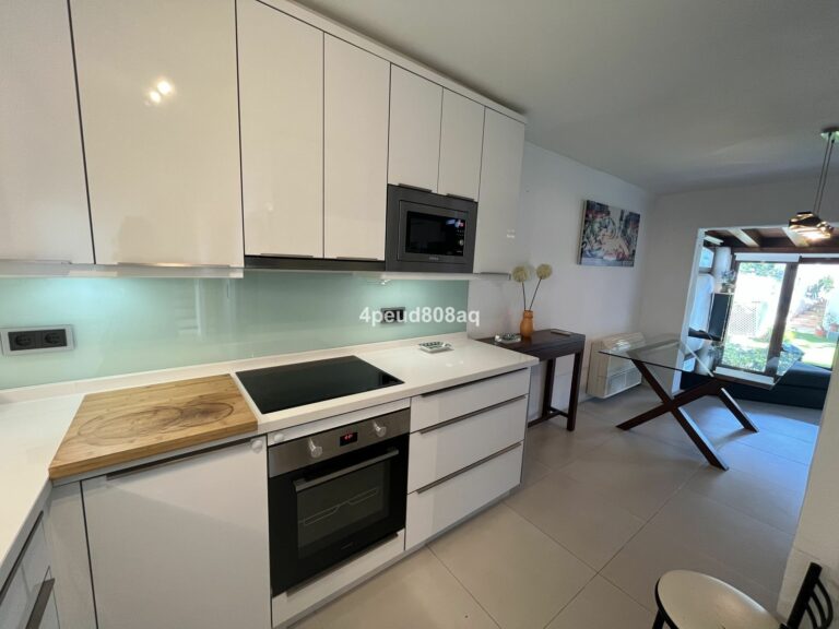 f61150cb37c647fcbd6f09f9b32a77b7 - 8