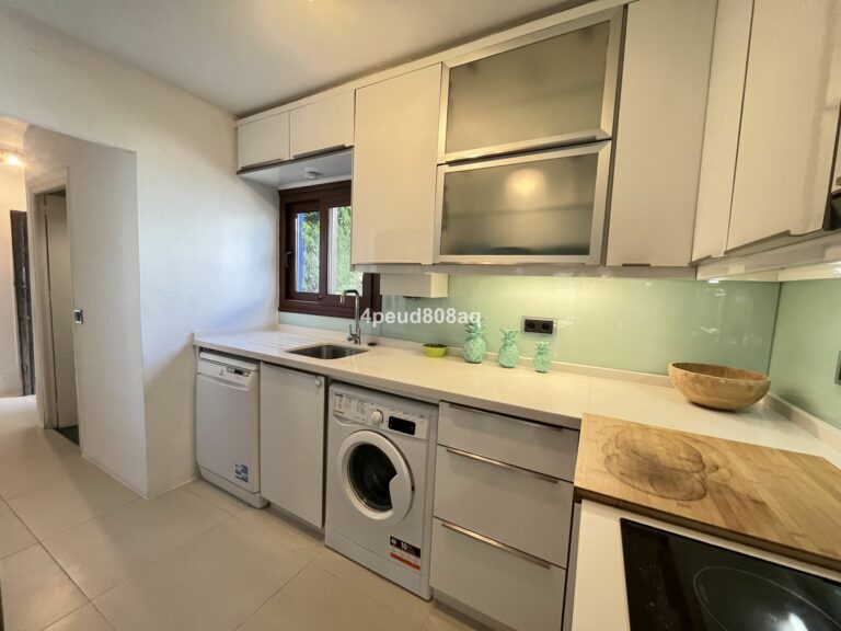 f61150cb37c647fcbd6f09f9b32a77b7 - 9