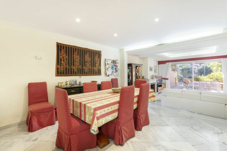 f80706e82cca882f4679ddee3306d7eb - 11