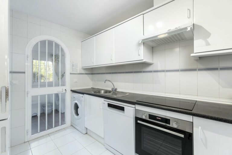 f80706e82cca882f4679ddee3306d7eb - 15