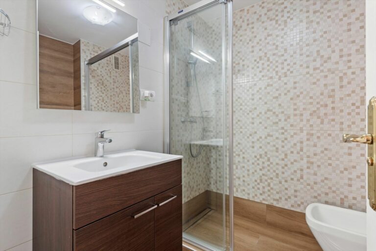 f85f252e0377ba7464208c9c90e5c60b - 13