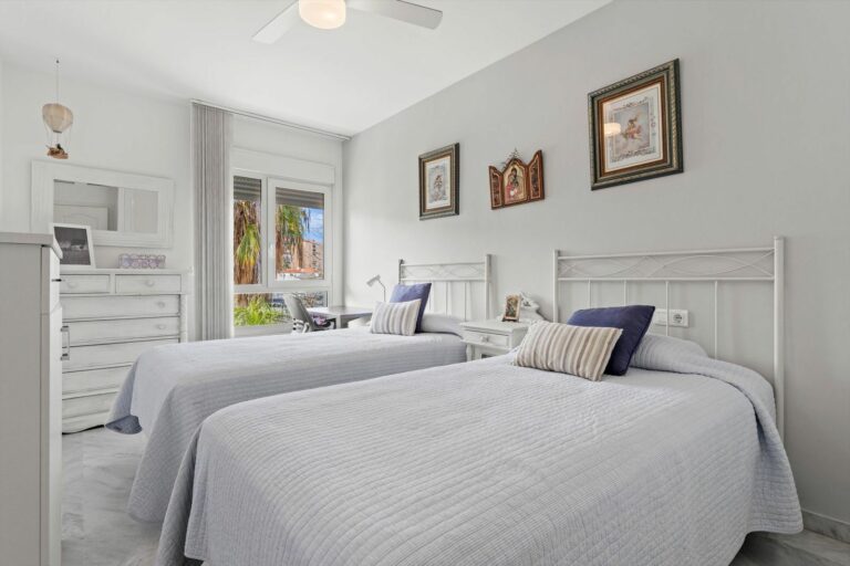 f85f252e0377ba7464208c9c90e5c60b - 15