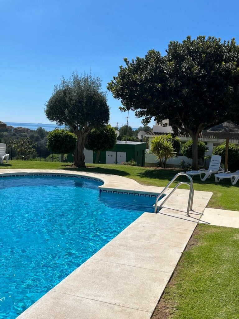 f8dcdf65eb1969cc22d3224c384132b1 - 12