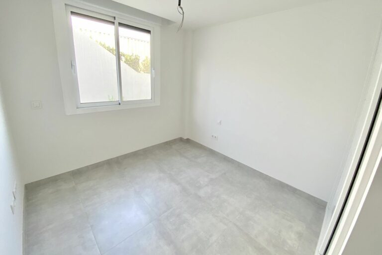 f984c958bf5211a4767b9ff9c56f33b6 - 12