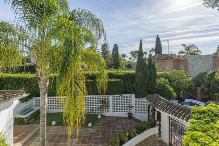 fb0e7dddbaa67cf7ea33c1766df47b3f - 11