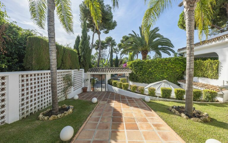 fb0e7dddbaa67cf7ea33c1766df47b3f - 15