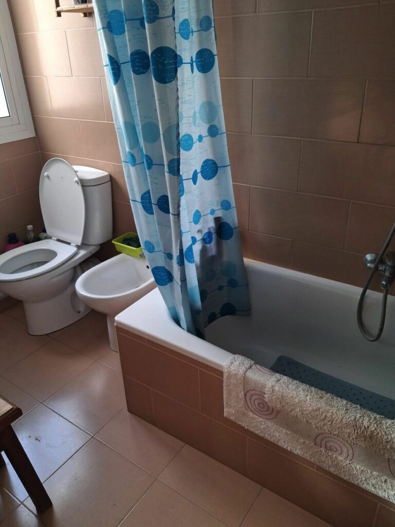 fb24d537c5835c56f09345ff710e72f0 - 12