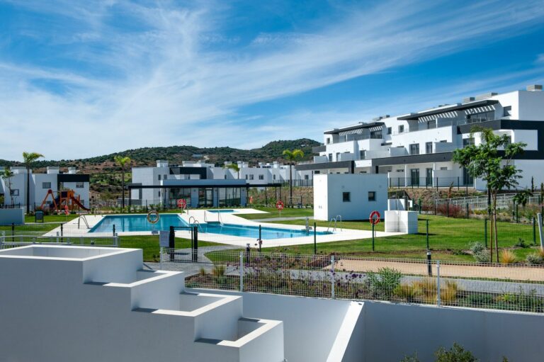 fbd902ad445c8e689f01ce444626d751 - 14