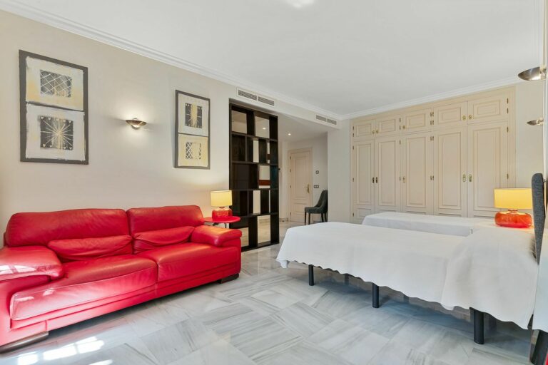 fe15742eeba05c5765e3cbb4303c5e8f - 11