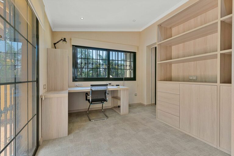 fe15742eeba05c5765e3cbb4303c5e8f - 9