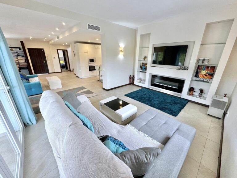 feb408abd5ebbdfbb4b4f9430cca02b3 - 9