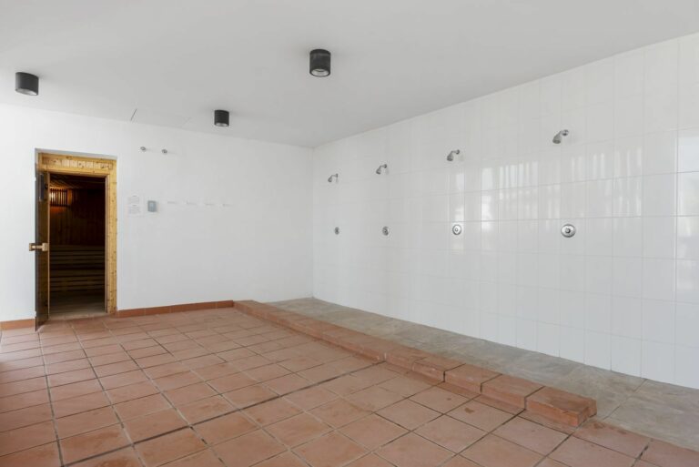 ff9117f8276c7238a8e57bc9383e5d2e - 14