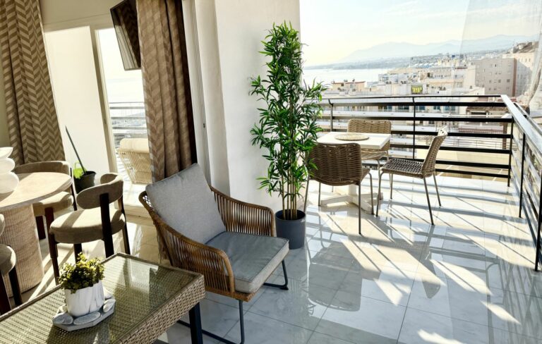 00b552e48dfbb4439cc97f823a40e65f - 2