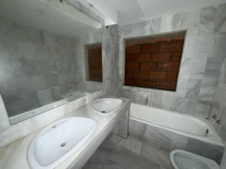 00bfbd591706a06a424f90420792cec8 - 13