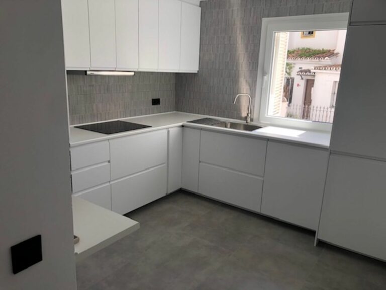 05bc8f44545a58338e3f699290c0eca6 - 13