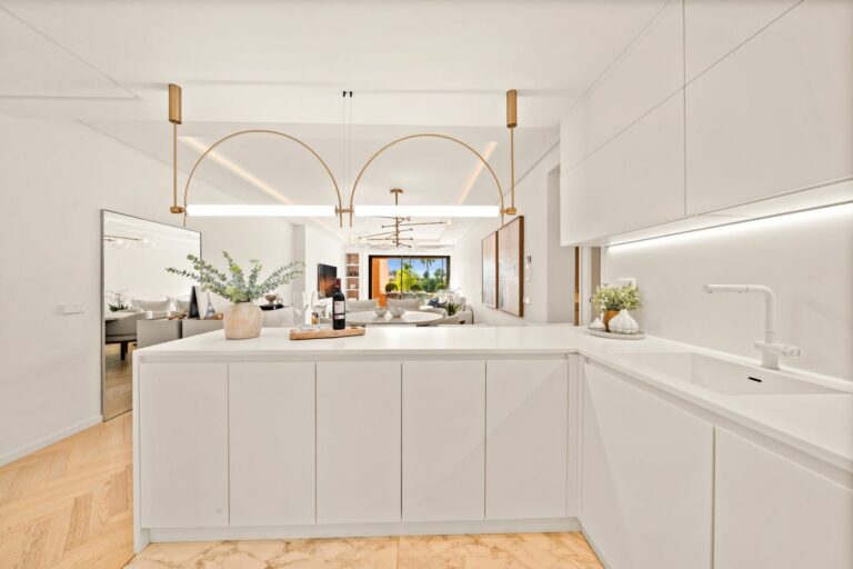 0731b57ba2d1ce8eb8c04092bd681bf7 - 11