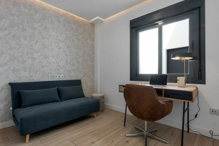 077b44d04a5c3e5d2d0ef129e9597f7a - 9