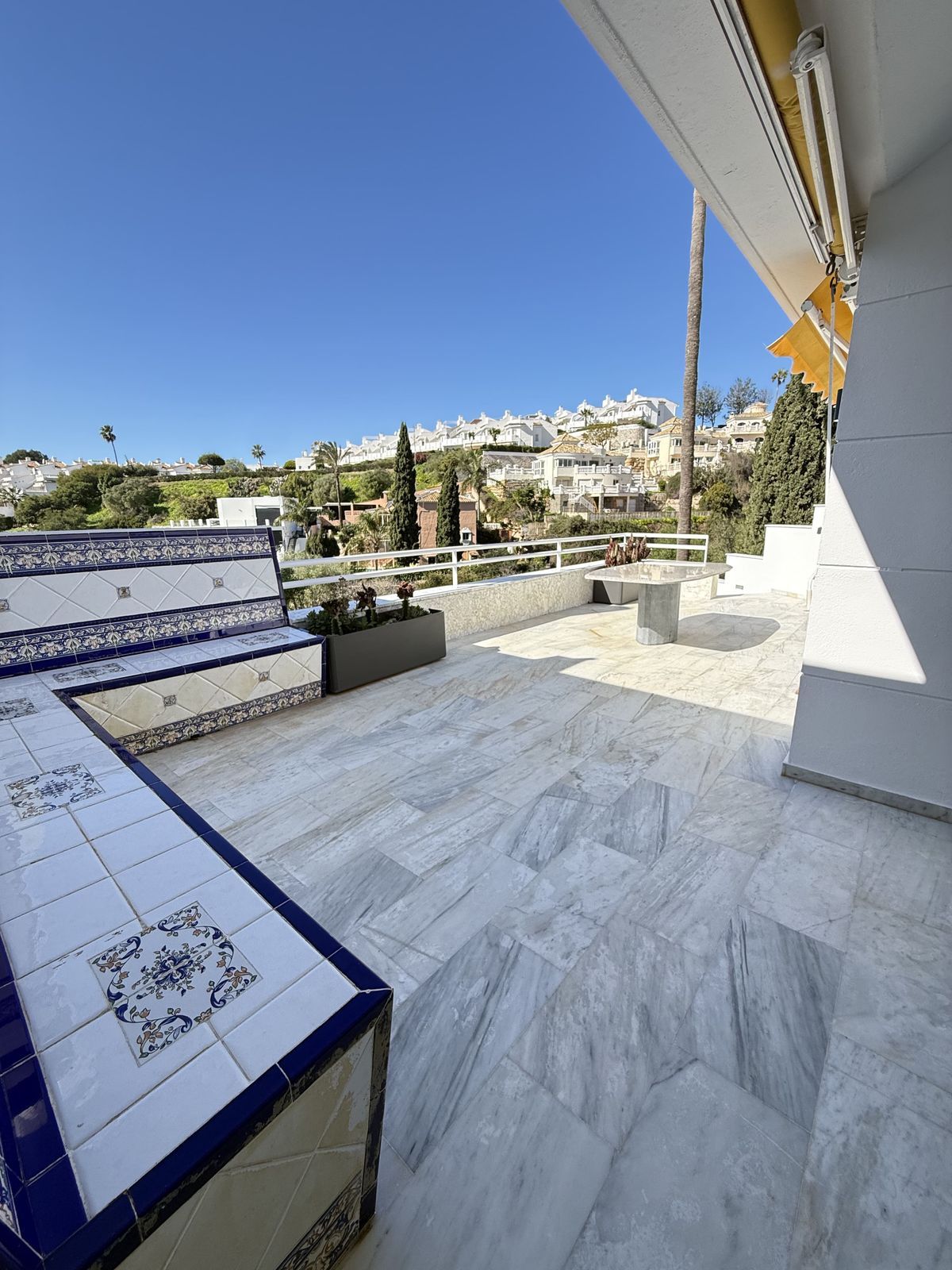 08cd335719a39aa985786bd351a6665f - 12