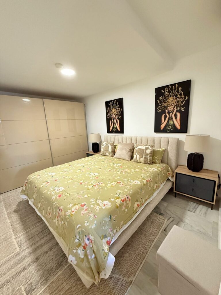 08cd335719a39aa985786bd351a6665f - 16