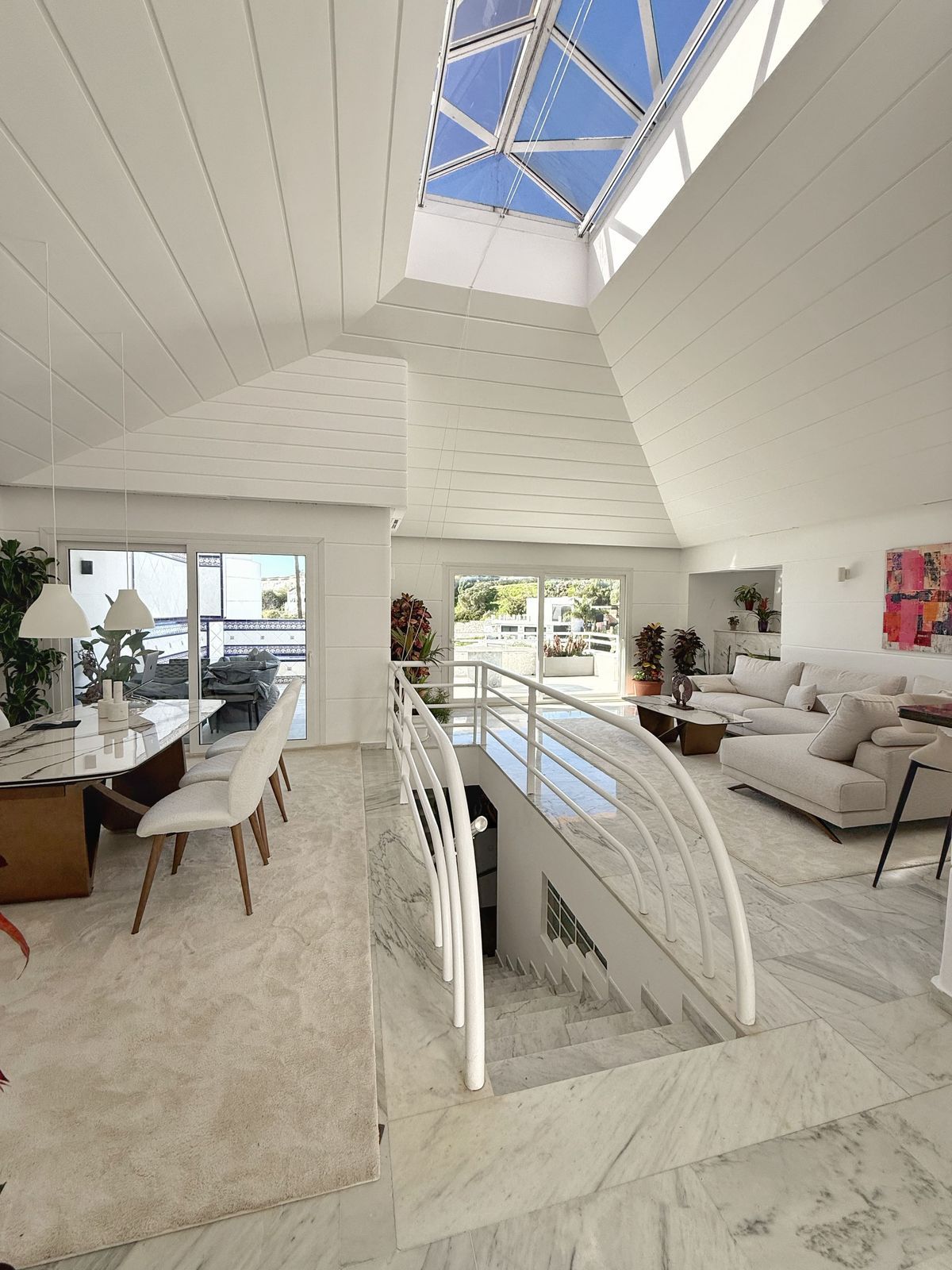 08cd335719a39aa985786bd351a6665f - 4