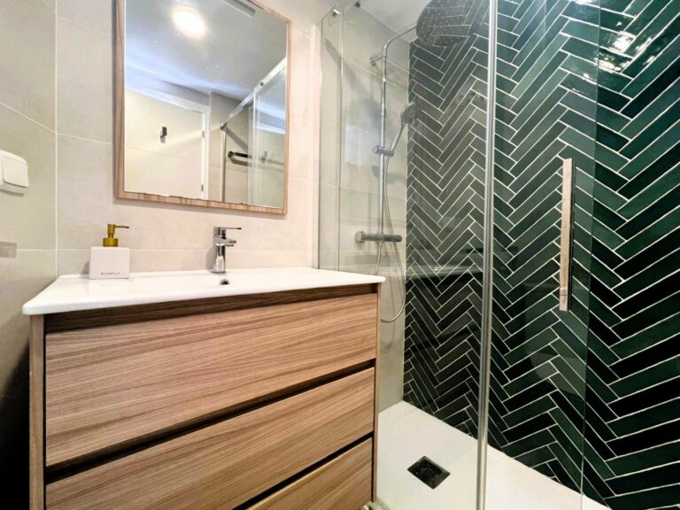 093d99e8b31924eccc6fbdfed51a9042 - 11