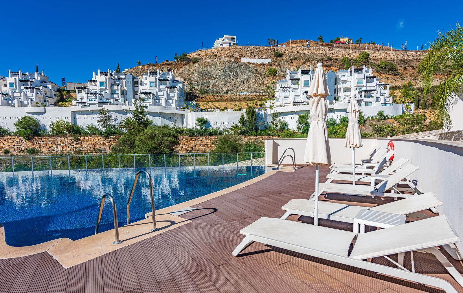 099ade06e7223dba4d7d5445d25d3969 - 2