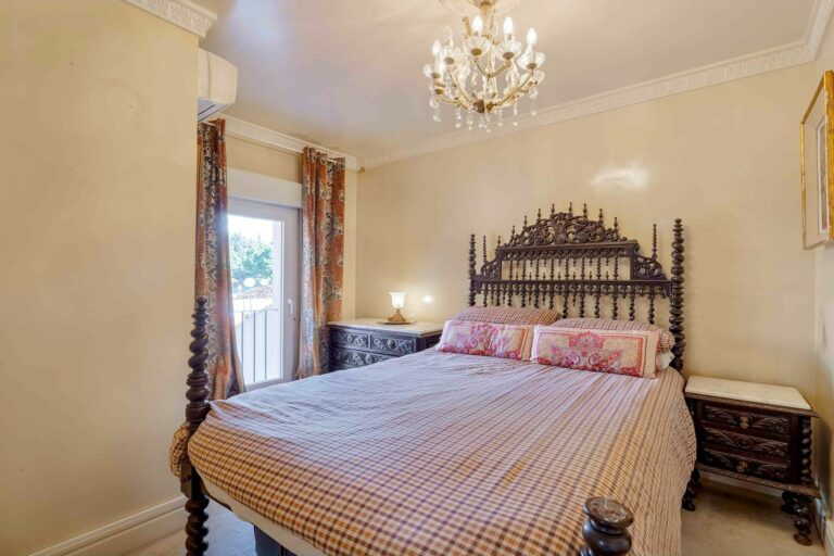 0a5c6041b711c3d69d445ed554eb080e - 16