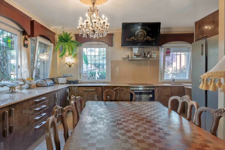 0a5c6041b711c3d69d445ed554eb080e - 2