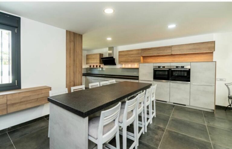 0c21fdb794447bb4e37be01a532d20b9 - 6