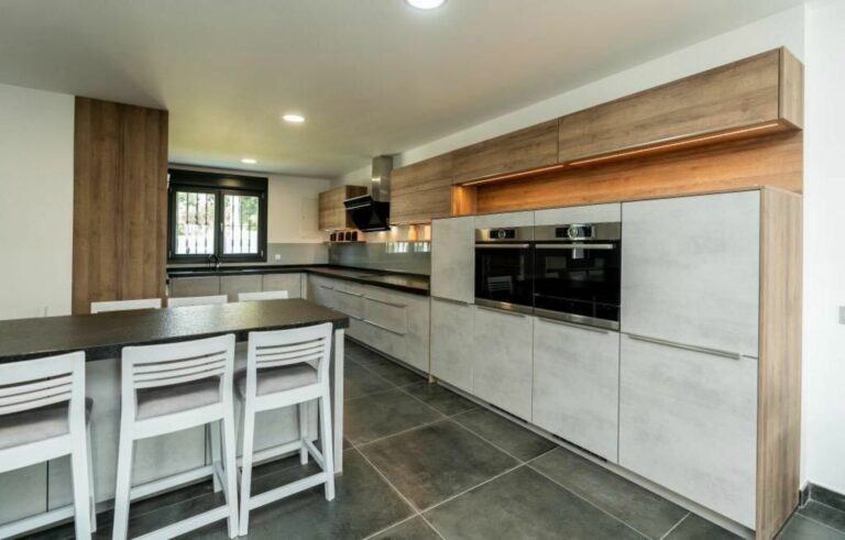 0c21fdb794447bb4e37be01a532d20b9 - 7