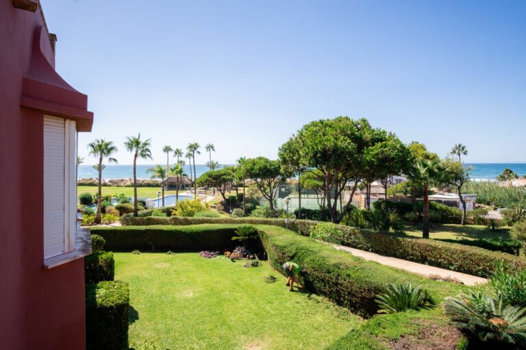 0e109cab6b924697c75a1bbba1463ce9 - 11