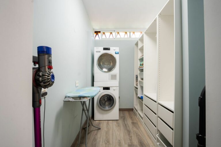 0e109cab6b924697c75a1bbba1463ce9 - 9