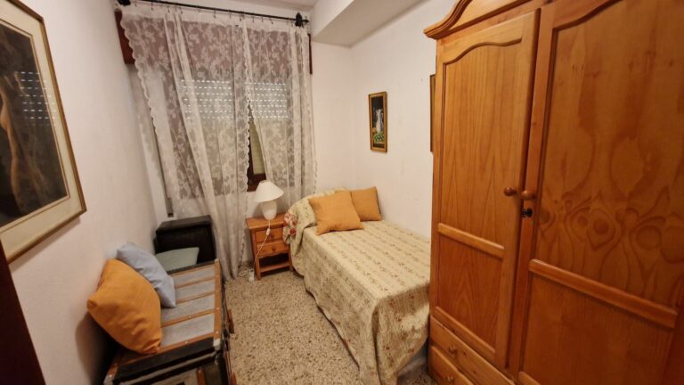 0e1d32db5a9bd22e638a35ae4a74dfc5 - 12