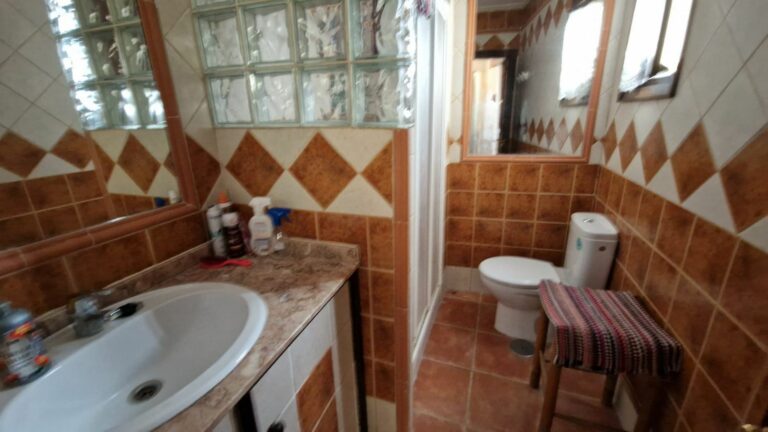 0e1d32db5a9bd22e638a35ae4a74dfc5 - 13