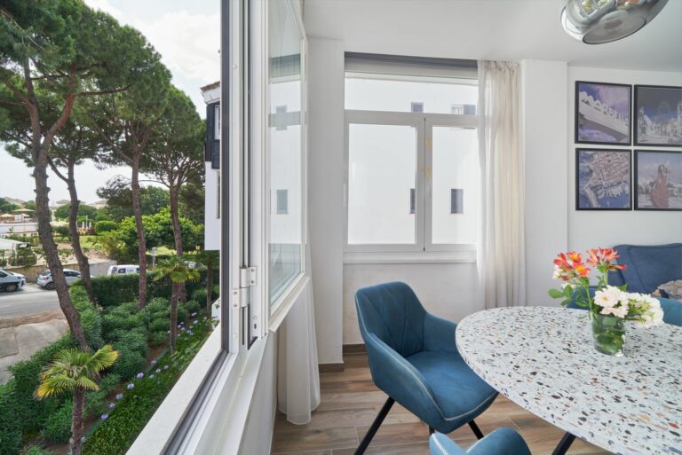 0e7600e27ebefa4bd739e9580ab190d6 - 11