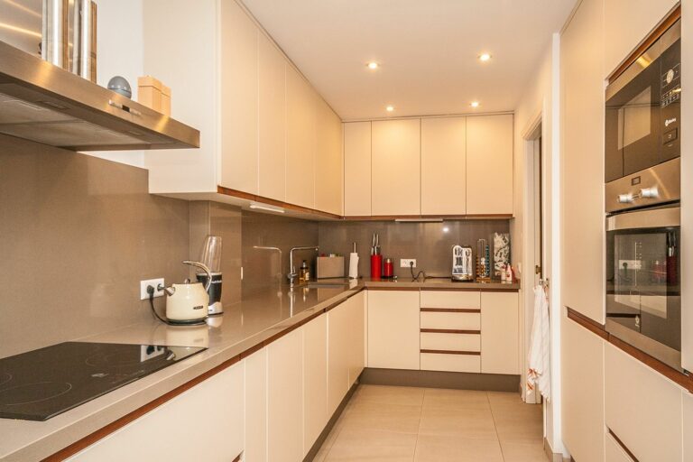 118ac8a5c82ddb1a8aee1378222b7a6b - 4