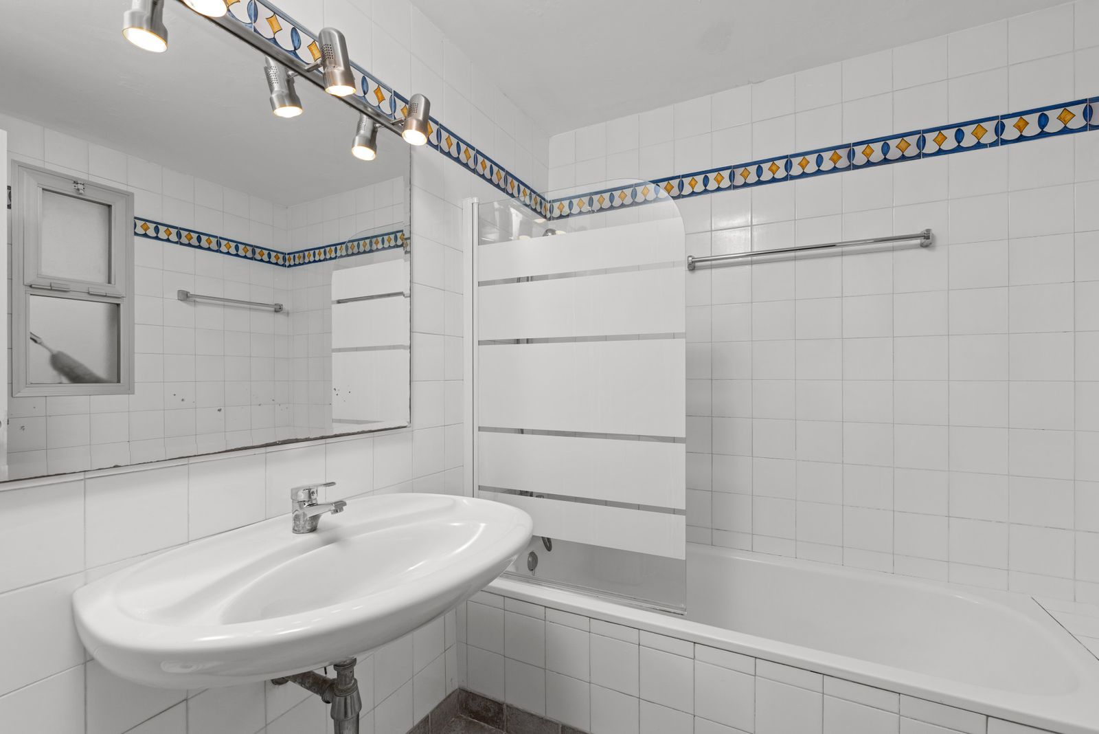 11aca0725d2580a9a2affac07ce43ce5 - 7