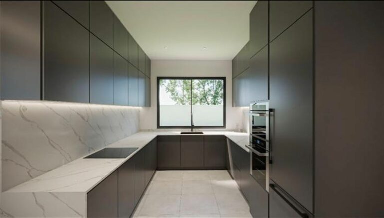 11d9bd0e660c03b9c4bfd30c4f0119a4 - 12