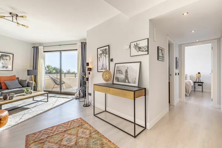 11fb51b5d5117791ab0569835ced8893 - 1