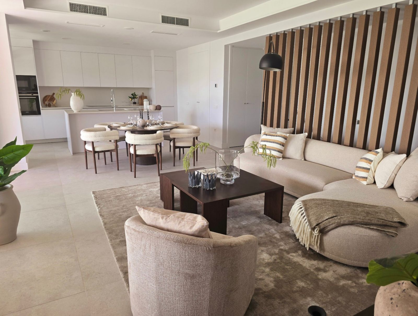 121c7bb8586324d8c28d90aff1acbc1e - 12