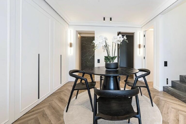 127493ef73fe564bf7aa2613527b74c0 - 12