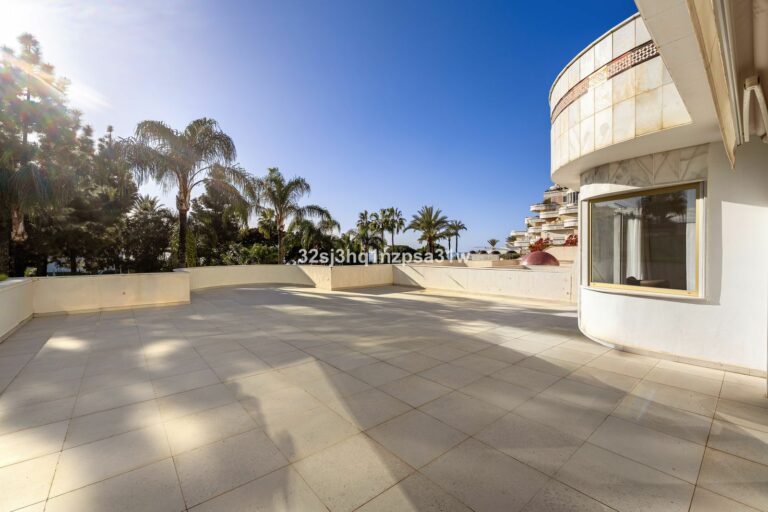 12b2d4d910706f365bb032b8f7808060 - 15