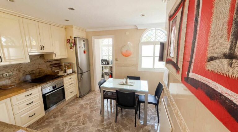 14192bca16d7a828bbdc81c87b7f906c - 14