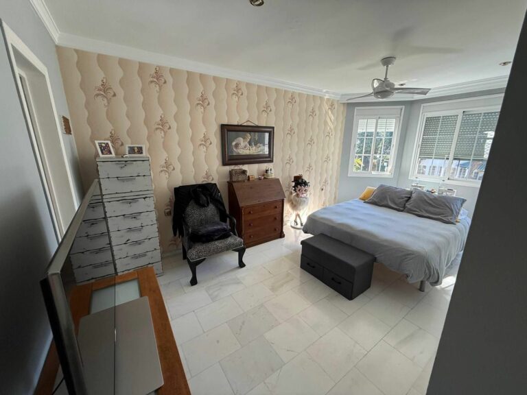 14192bca16d7a828bbdc81c87b7f906c - 16