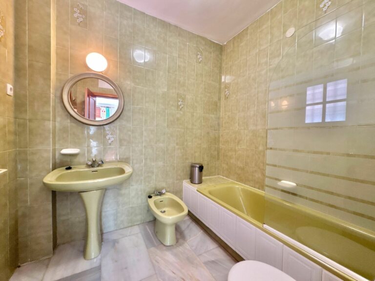 14c8bc576ff73ac7351a2644bf3a7095 - 14