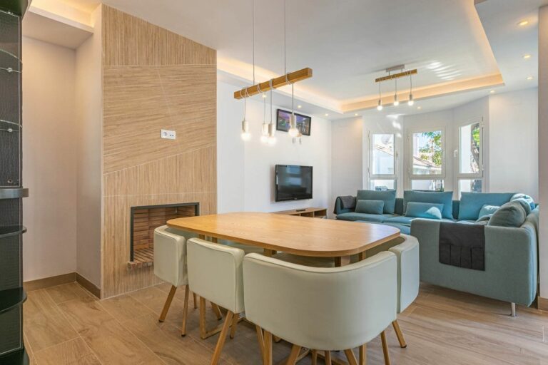 15a9a6bf74408ef15cbb17e66a31f130 - 12