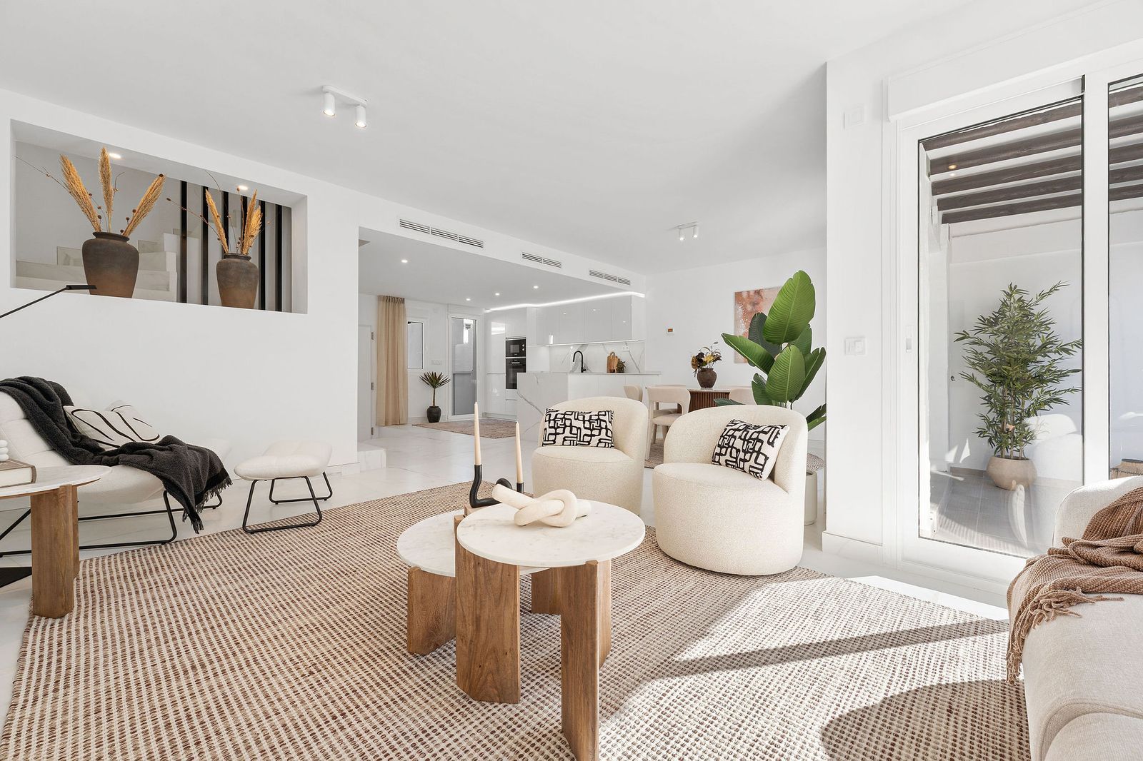 15bb2a4be7146481b8b1b557f07b1c4f - 14