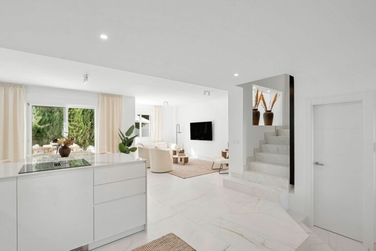 15bb2a4be7146481b8b1b557f07b1c4f - 3