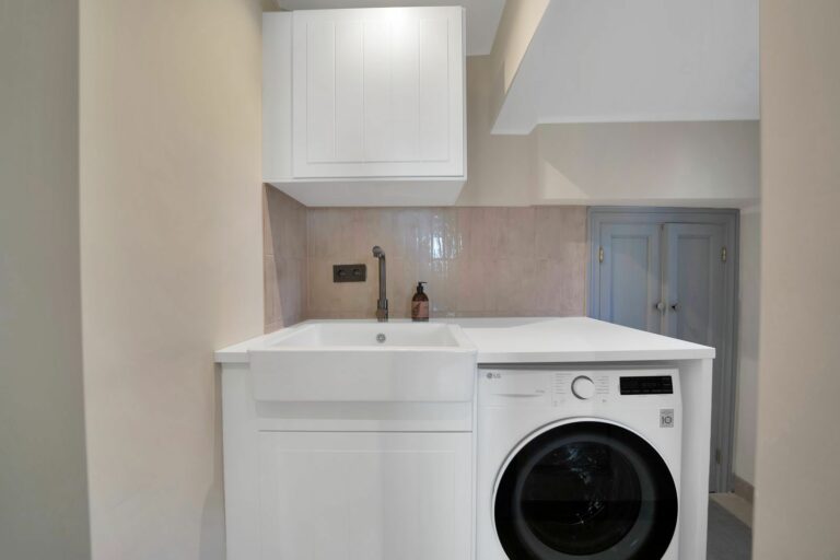 15bf6c08b74869964cd9b4da9a0ce230 - 16