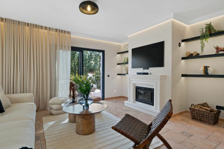 15bf6c08b74869964cd9b4da9a0ce230 - 4